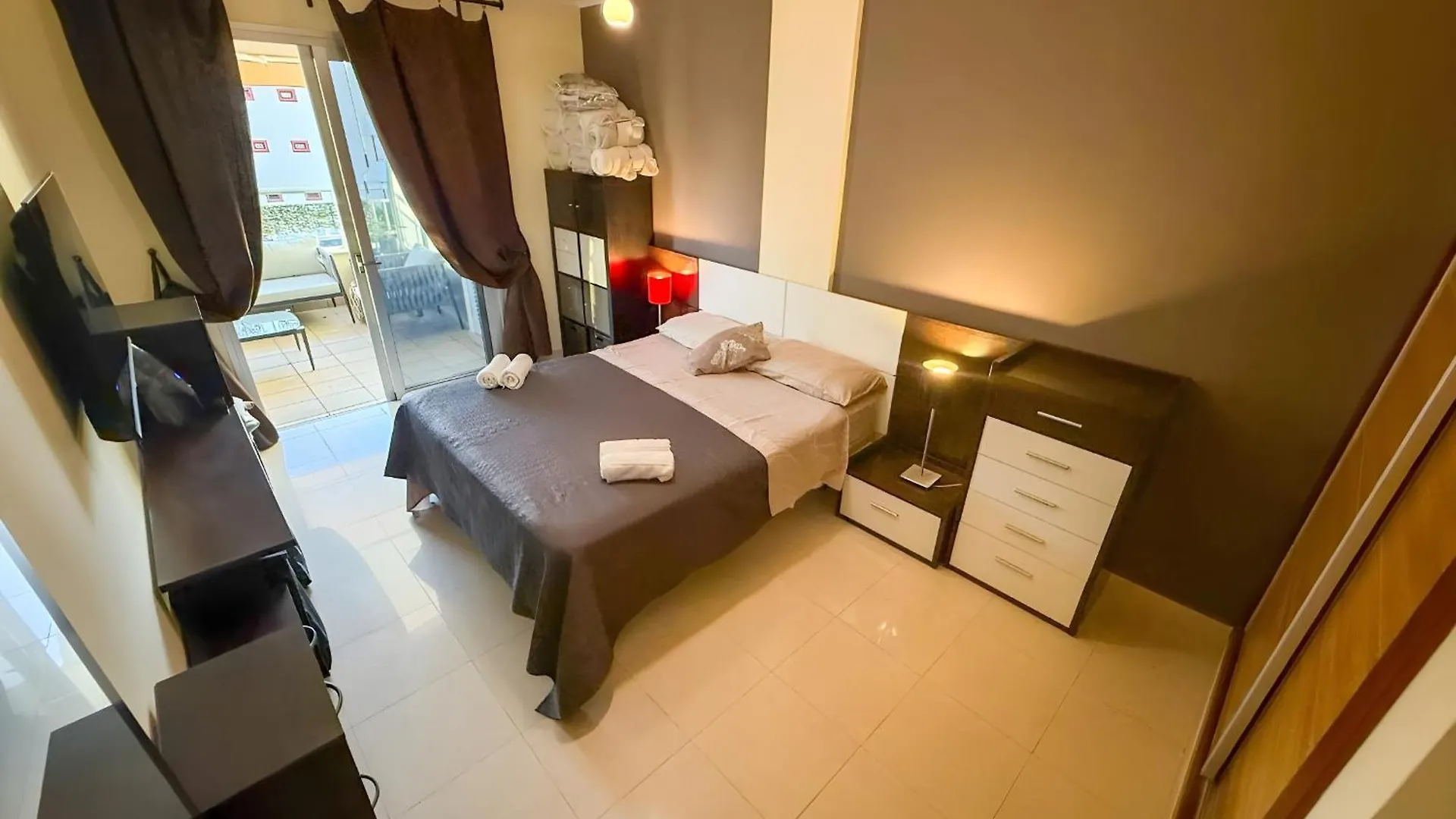Stylish Palm Mar Apartment With Sunny Terrace Bravo'S House ספרד